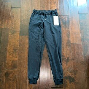 Lululemon On The Fly Jogger